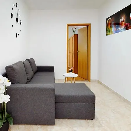 Nora Apartment
