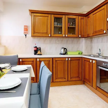 Nora Apartment *